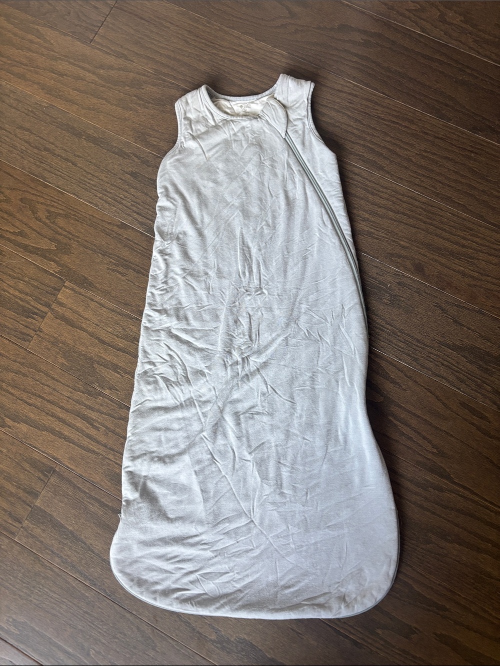 Kyte baby gray sleep bag sack medium 1.0 TOG